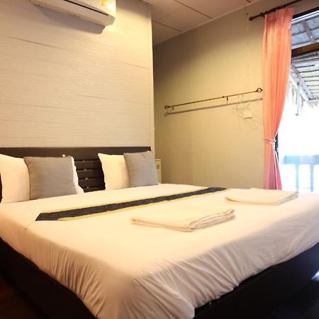 קו לנטה Marina Hut Guest House מראה חיצוני תמונה