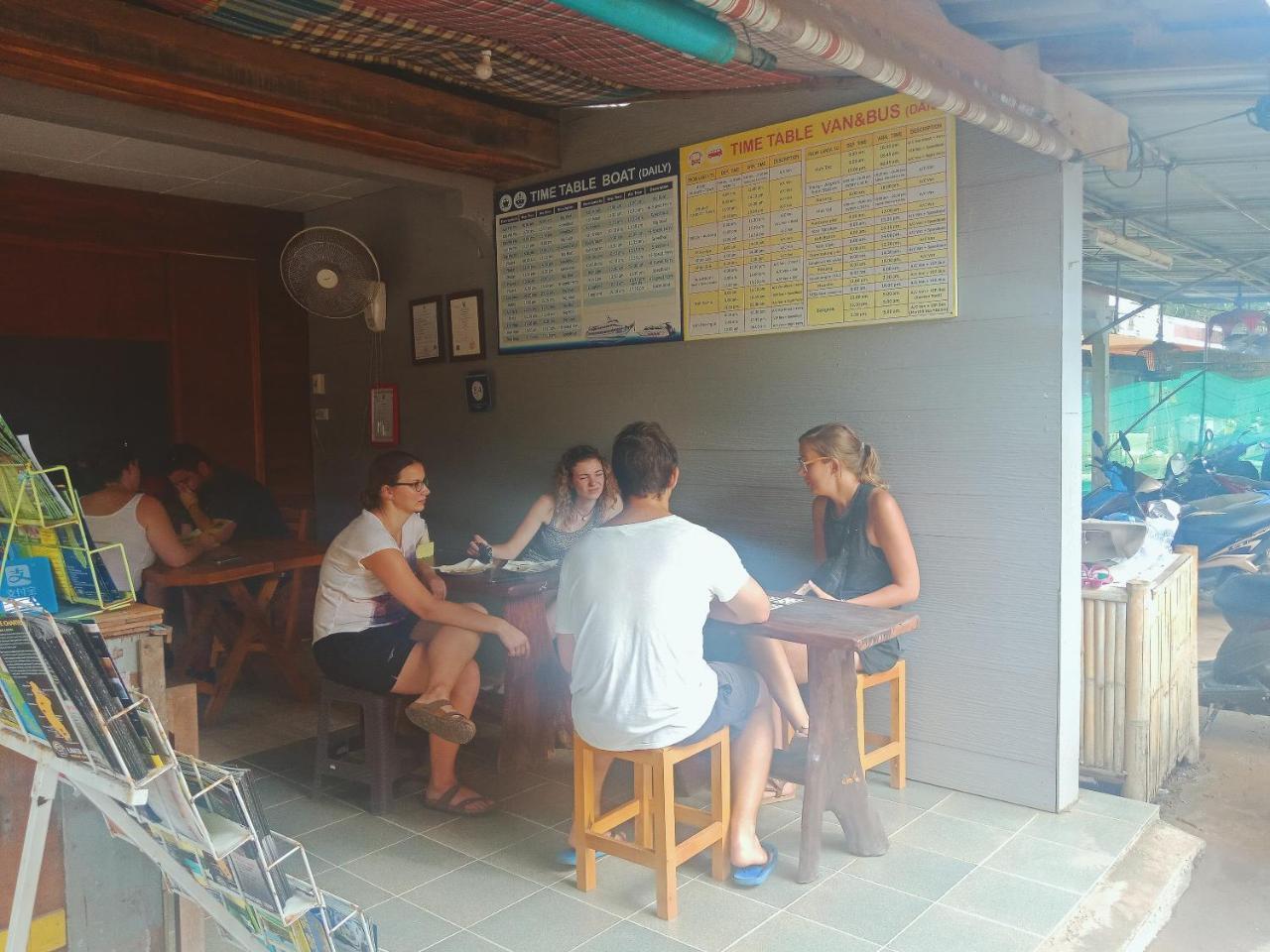 קו לנטה Marina Hut Guest House מראה חיצוני תמונה