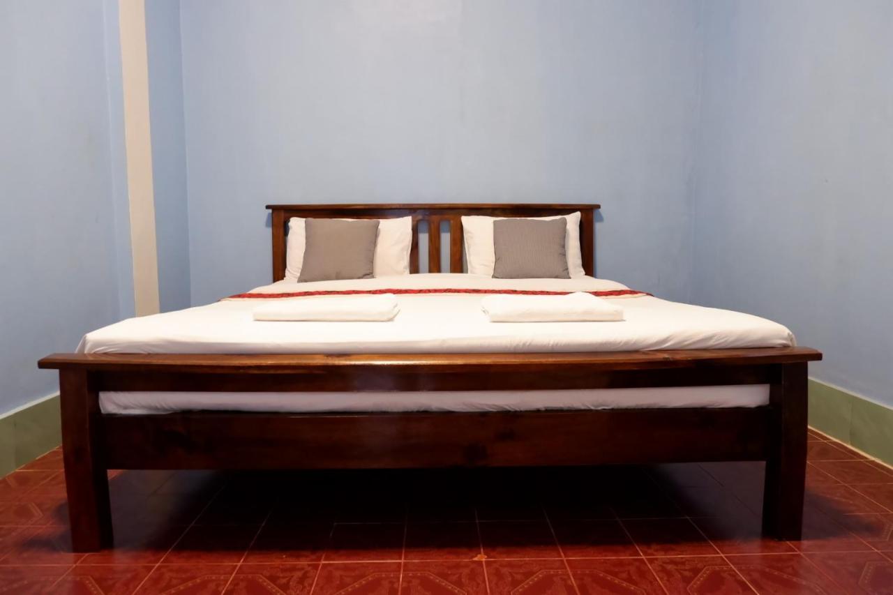 קו לנטה Marina Hut Guest House מראה חיצוני תמונה