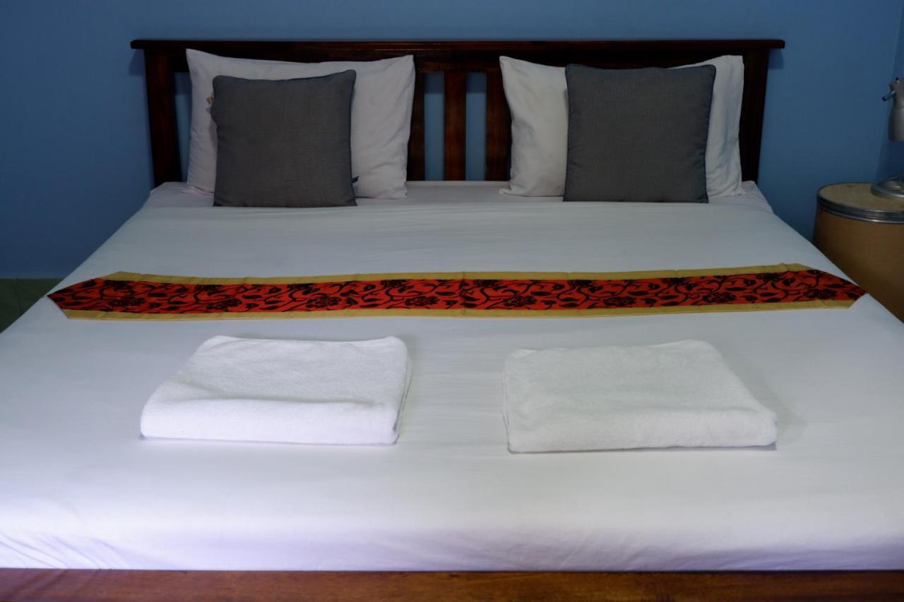 קו לנטה Marina Hut Guest House מראה חיצוני תמונה