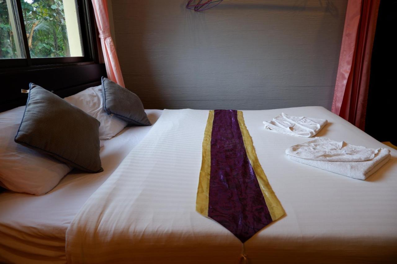 קו לנטה Marina Hut Guest House מראה חיצוני תמונה