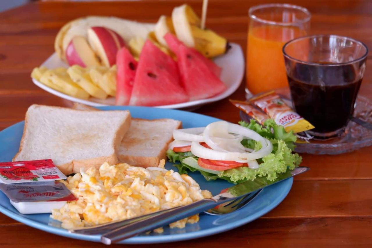 קו לנטה Marina Hut Guest House מראה חיצוני תמונה