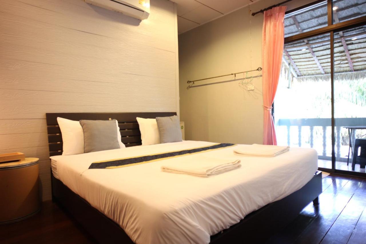 קו לנטה Marina Hut Guest House מראה חיצוני תמונה