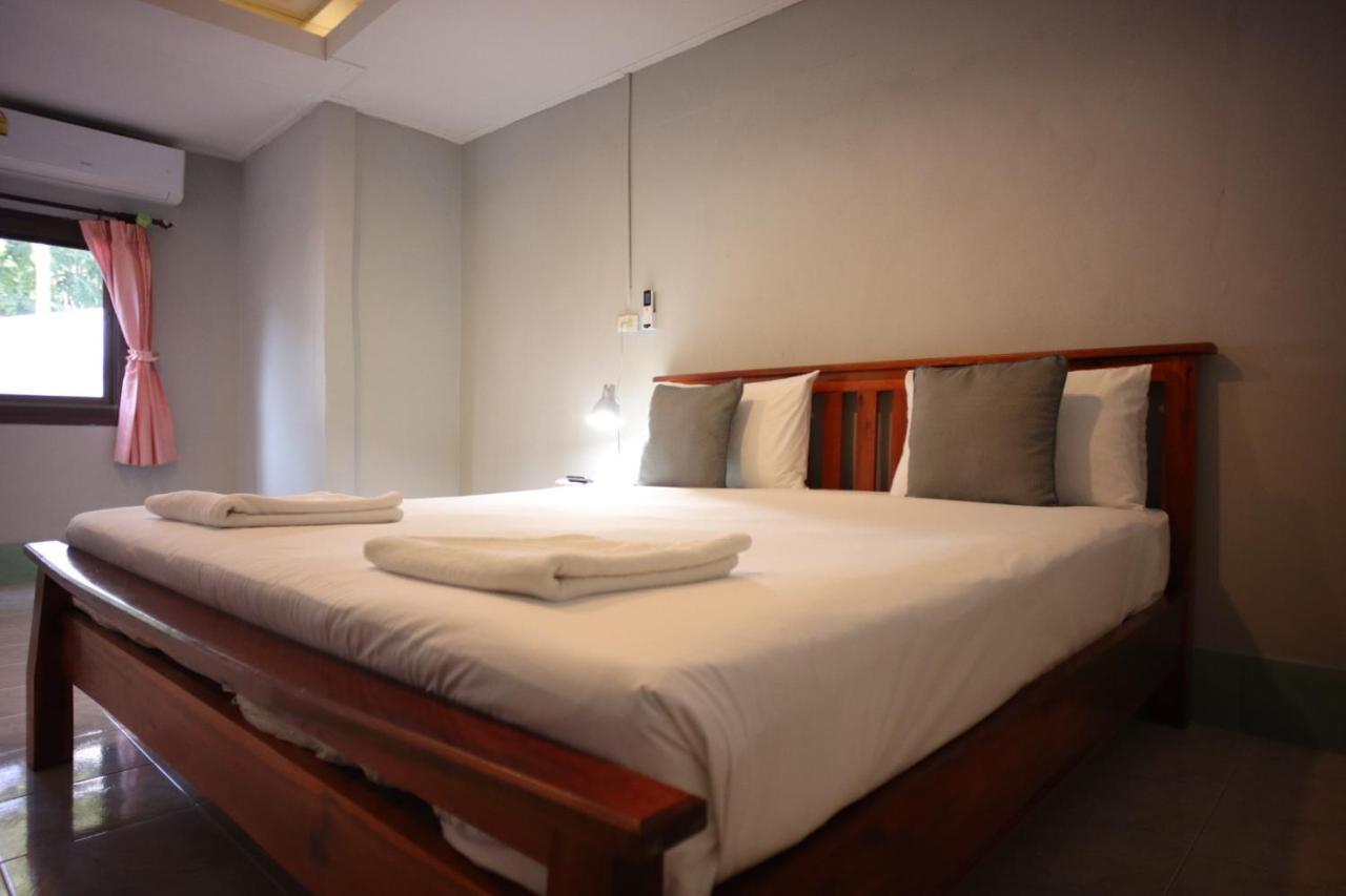 קו לנטה Marina Hut Guest House מראה חיצוני תמונה