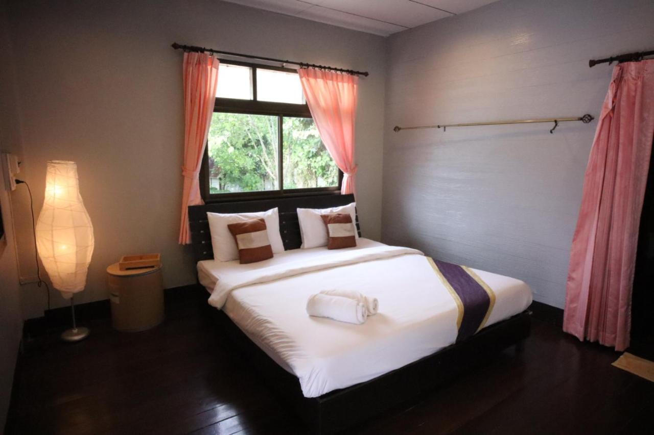 קו לנטה Marina Hut Guest House מראה חיצוני תמונה