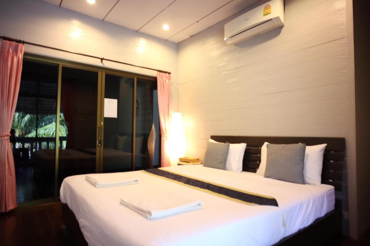 קו לנטה Marina Hut Guest House מראה חיצוני תמונה