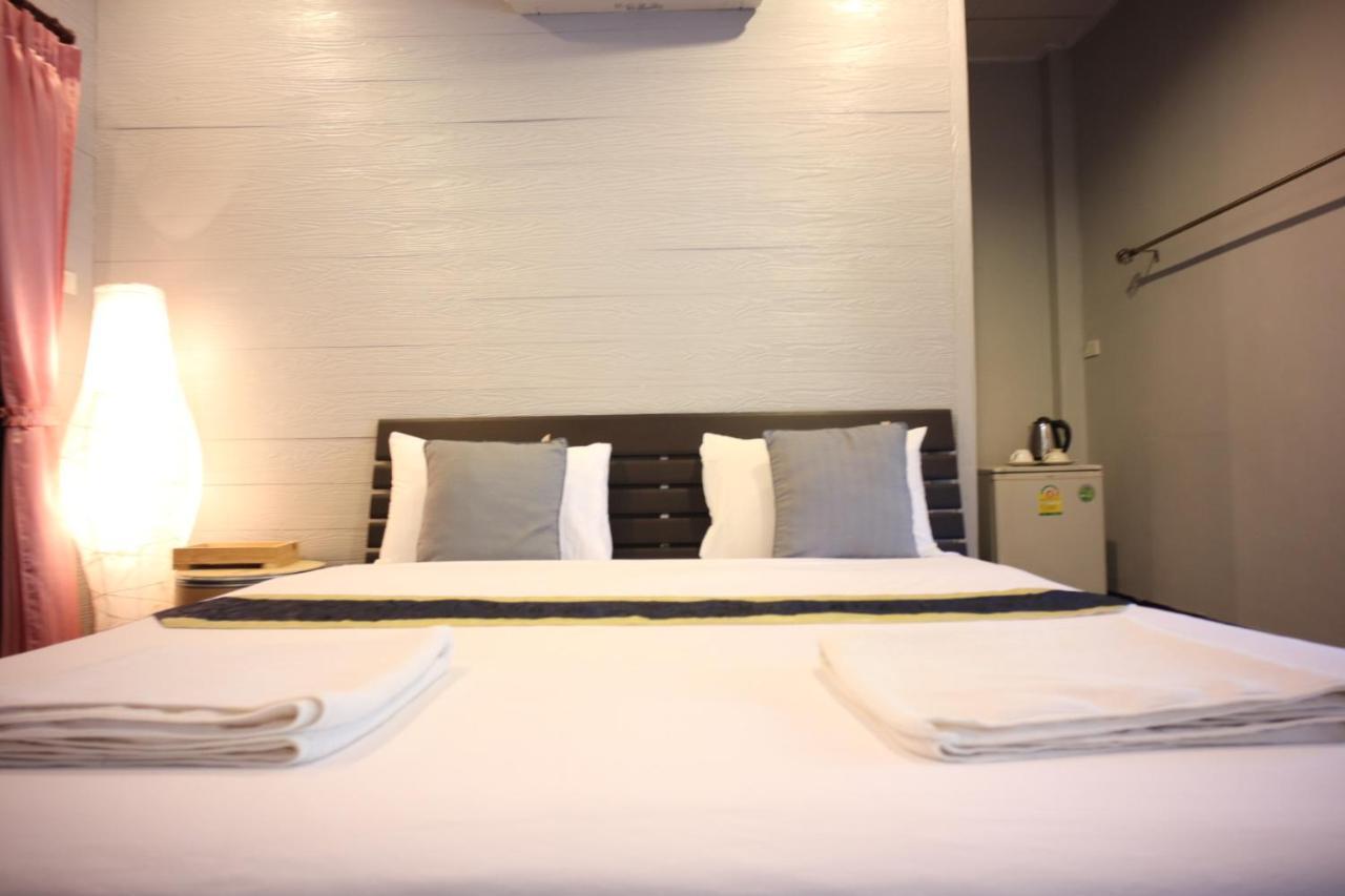קו לנטה Marina Hut Guest House מראה חיצוני תמונה