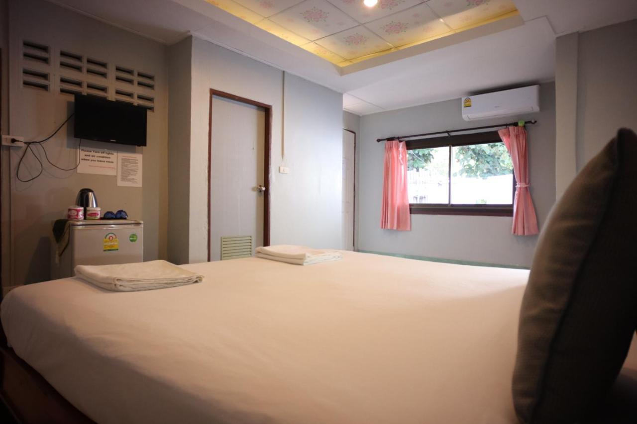 קו לנטה Marina Hut Guest House מראה חיצוני תמונה